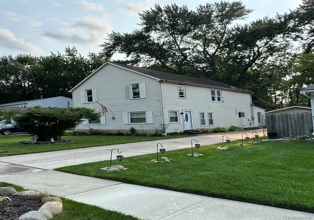 Photo 1 of Single family home for sale at 39691 Detroit St, Harrison Township, MI 48045 | MLS# 20261063204 | Listing updated on 2026-08-27