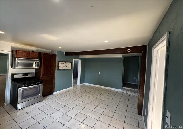 Photo 3 of Single family home for sale at 39691 Detroit St, Harrison Township, MI 48045 | MLS# 20261063204 | Listing updated on 2026-08-27
