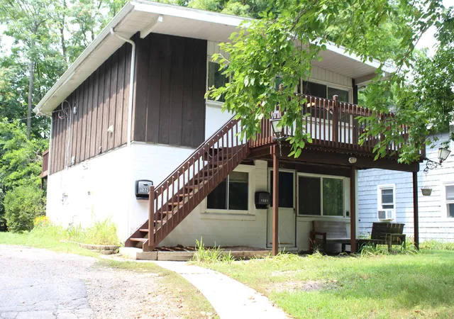 1st image of 1321 Pontiac Trl, Ann Arbor, MI 48105 | MLS# 81026041788
