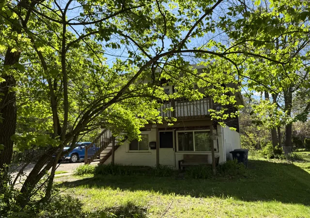 Listing Photo 4 - Condo for sale in building located at 1321 Pontiac Trl, Ann Arbor, MI 48105