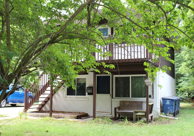 Listing Photo 5 - Condo for sale in building located at 1321 Pontiac Trl, Ann Arbor, MI 48105