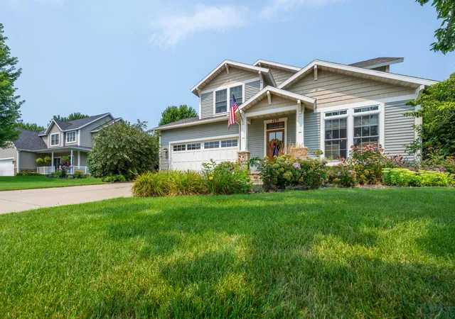 2nd image of 2135 Mccormick Trl, Stevensville, MI 49127 | MLS# 69026041793