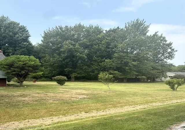 4th image of 2595 Evergreen Ln, Port Huron, MI 48060 | MLS# 20261063218