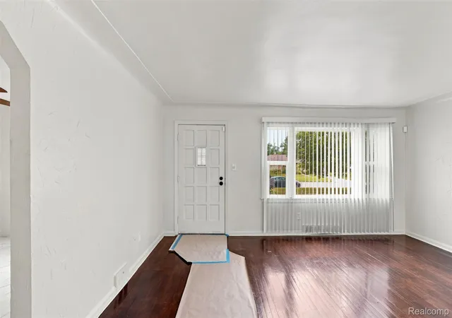 Photo 4 of Single family home for sale at 2229 E 8 Mile Rd, Grosse Pointe Woods, MI 48236 | MLS# 20261063224 | Listing updated on 2026-10-08