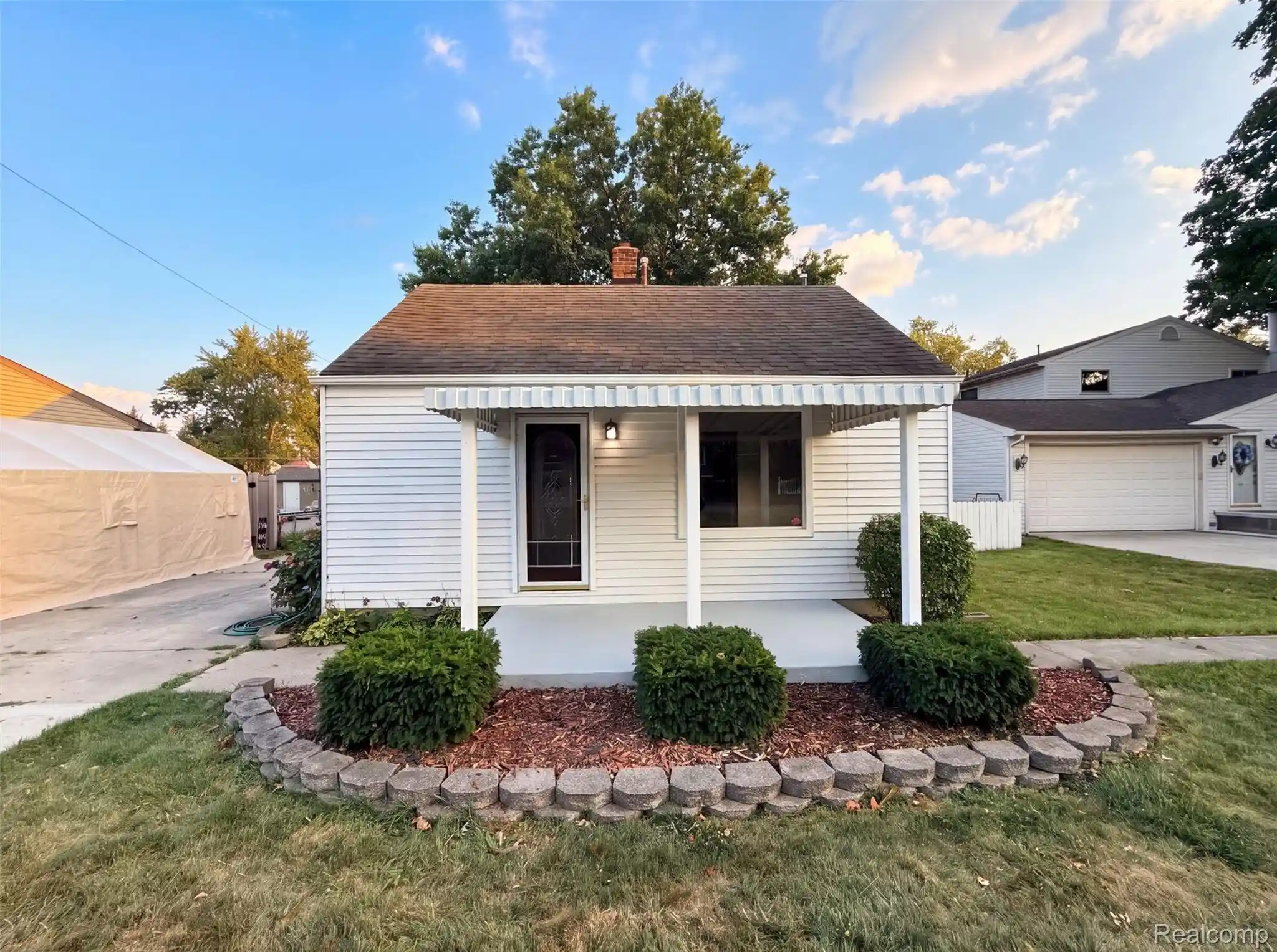 Photo 1 of Sale Pending at 35115 University St, Westland, MI 48185 | MLS# 20261063227 | Listing updated on 2026-10-22