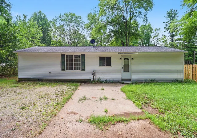 1st image of 6860 Maple St, Newaygo, MI 49337 | MLS# 81026041798