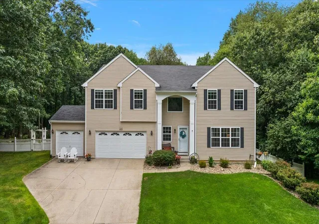 Photo 2 of Single family home for sale at 9354 Stratford Woods Trl, Kalamazoo, MI 49009 | MLS# 66026041801 | Listing updated on 2026-09-10