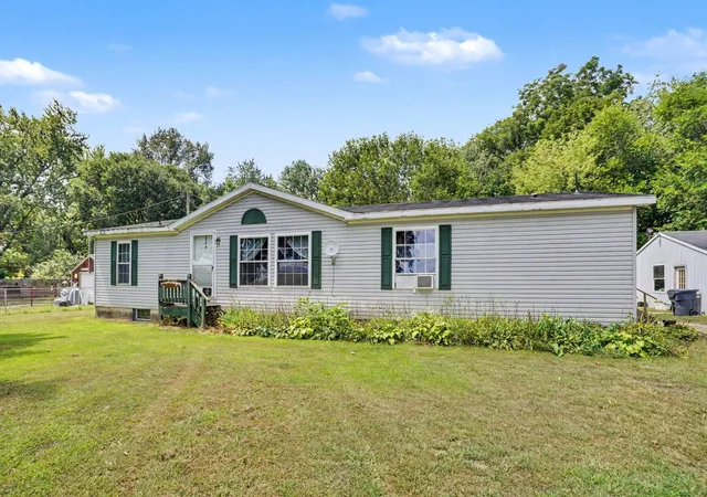 1st image of 14420 Portage Rd, Vicksburg, MI 49097 | MLS# 68026041800