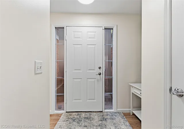 Listing Photo 4 - Condo for sale in building located at 29348 Douglas Dr, Novi, MI 48377