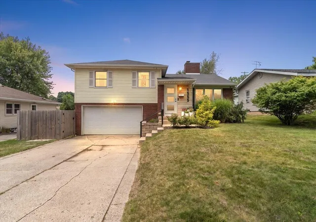 Photo 1 of Sale Pending at 1555 Carlton Ave Ne, Grand Rapids, MI 49505 | MLS# 65026041807 | Listing updated on 2026-08-23