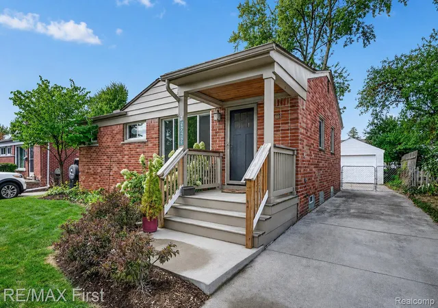 Photo 1 of Single family home for sale at 3213 Maplewood Ave, Royal Oak, MI 48073 | MLS# 20261063265 | Listing updated on 2026-09-09