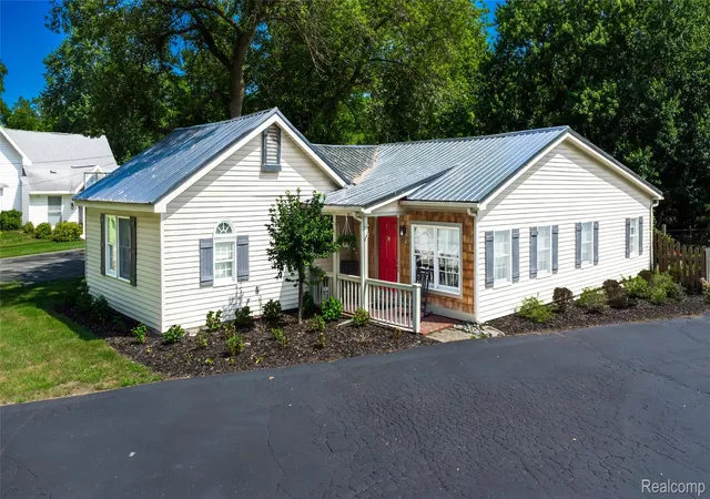 2nd image of 308 N Seymour Rd, Flushing, MI 48433 | MLS# 20261063271