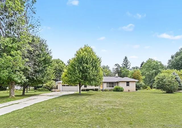 2nd image of 1157 Kra Nur Dr, Burton, MI 48509 | MLS# 20261063274