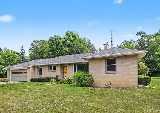 4th image of 1157 Kra Nur Dr, Burton, MI 48509 | MLS# 20261063274