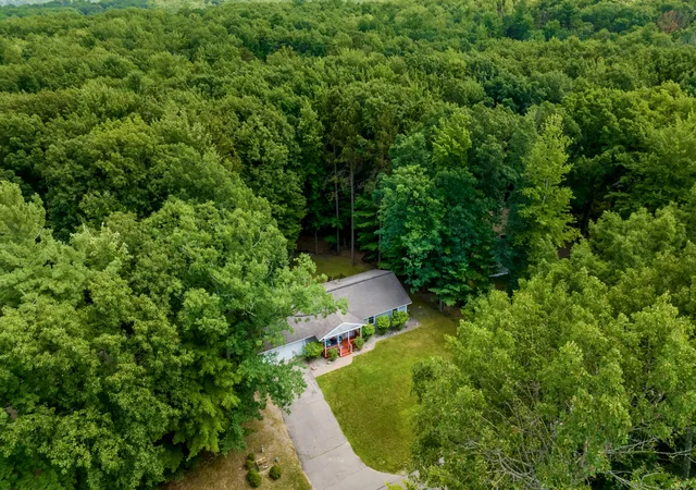 Photo 3 of Single family home for sale at 4270 Baywood Dr, Traverse City, MI 49686 | MLS# 65026041823 | Listing updated on 2026-09-09