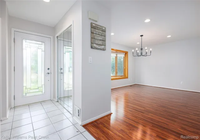 Photo 2 of Single family home for sale at 14271 Elgin St, Oak Park City Oakland, MI 48237 | MLS# 20261063280 | Listing updated on 2026-08-27