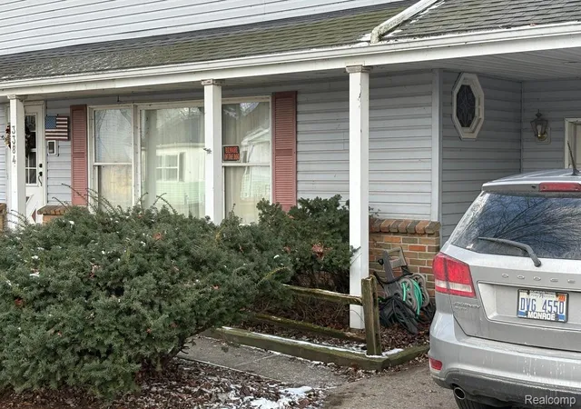 Photo 3 of Single family home for sale at 3384 Erie Shore Dr, Monroe, MI 48162 | MLS# 20261063281 | Listing updated on 2026-08-27