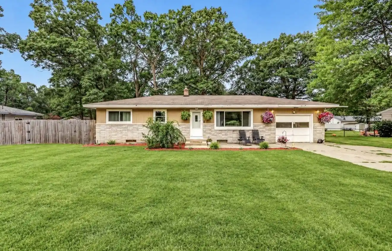 Photo 1 of Single family home for sale at 1235 Sumac St, Muskegon, MI 49445 | MLS# 71026041825 | Listing updated on 2026-09-24