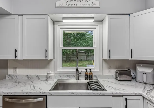 Photo 3 of Single family home for sale at 1235 Sumac St, Muskegon, MI 49445 | MLS# 71026041825 | Listing updated on 2026-08-25