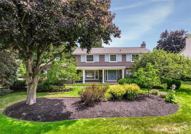 Photo 1 of Sale Pending at 3837 Shellmarr Ln, Bloomfield Hills, MI 48302 | MLS# 20261063285 | Listing updated on 2026-08-27