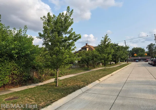 2nd image of 4879 E 9 Mile Rd, Warren, MI 48091 | MLS# 20261063286