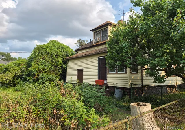 6th image of 4879 E 9 Mile Rd, Warren, MI 48091 | MLS# 20261063286