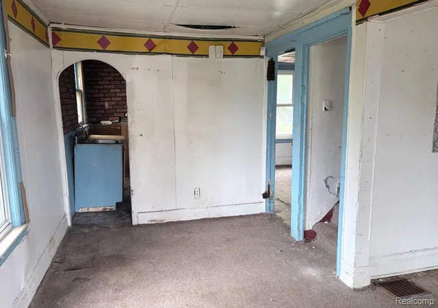 Photo 4 of Single family home for sale at 9140 Clarion St, Detroit, MI 48213 | MLS# 20261063287 | Listing updated on 2026-08-11