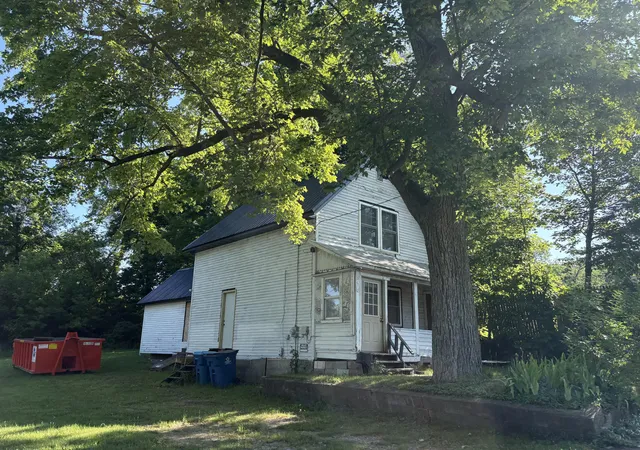 Photo 1 of Single family home for sale at 915 Gordon Pl, Kalamazoo, MI 49048 | MLS# 66026041828 | Listing updated on 2026-10-15