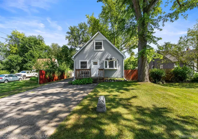 2nd image of 55875 Pontiac Trail Ct, New Hudson, MI 48165 | MLS# 20261063305