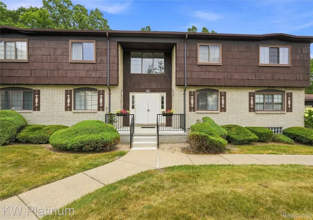 Photo 2 of Condo for sale at 29990 Wildbrook Dr #203, Southfield, MI 48034 | MLS# 20261063306 | Listing updated on 2026-08-30