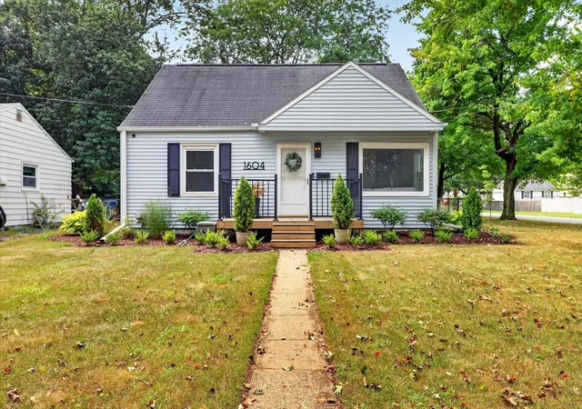 Photo 1 of Single family home for sale at 1604 Roseland Ave, Kalamazoo, MI 49001 | MLS# 64026041830 | Listing updated on 2026-09-09