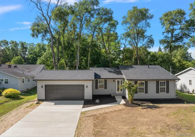 1st image of 2022 Robinson Rd, Lansing, MI 48910 | MLS# 20261063308