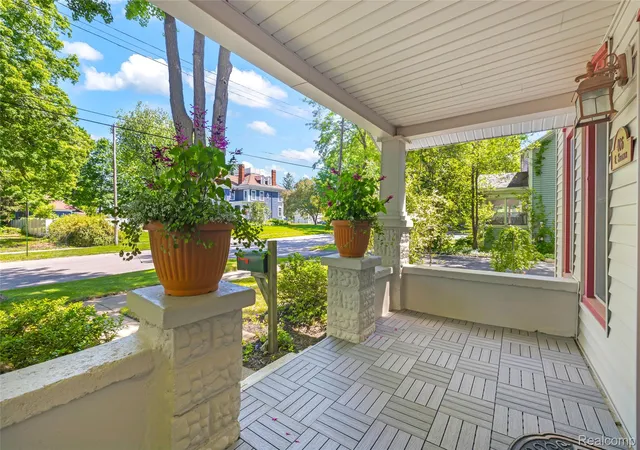 Photo 2 of Single family home for sale at 406 E Sherman St, Holly, MI 48442 | MLS# 20261063317 | Listing updated on 2026-09-15
