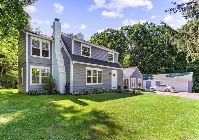 Photo 1 of Single family home for sale at 11646 Dixie Hwy, Holly, MI 48442 | MLS# 20261063318 | Listing updated on 2026-08-11
