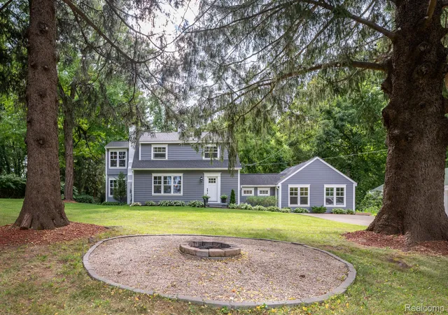 Photo 3 of Single family home for sale at 11646 Dixie Hwy, Holly, MI 48442 | MLS# 20261063318 | Listing updated on 2026-08-11