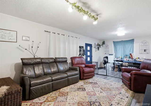 Photo 4 of Single family home for sale at 5495 Savoy Dr, Waterford, MI 48327 | MLS# 20261063324 | Listing updated on 2026-08-15