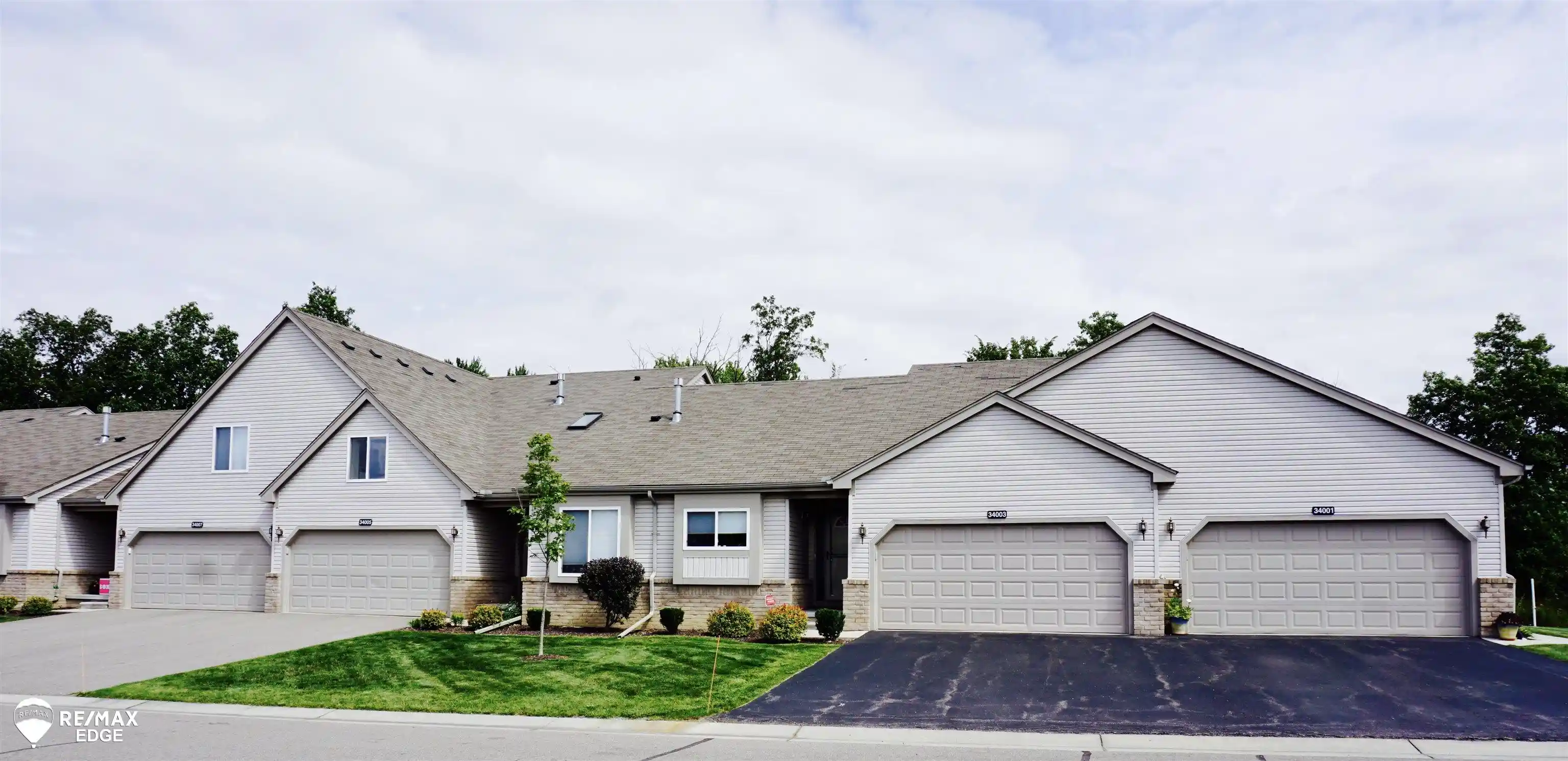 Listing Photo 1 - Condo for sale in 28003 Gregory St located at 28003 Gregory St, Grand Blanc, MI 48439 - Unit 28003 Gregory St