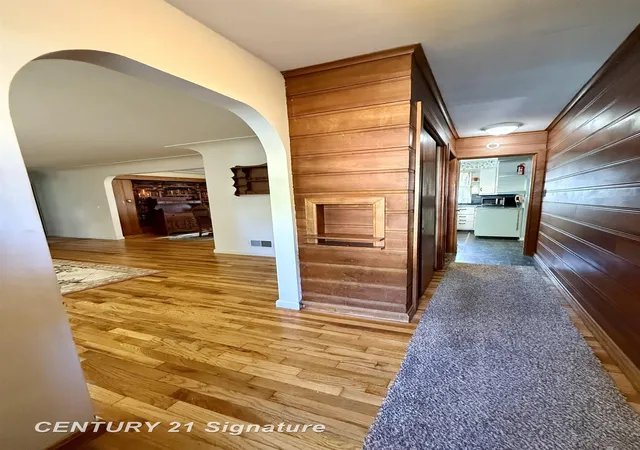 2nd image of 2116 Barnard St, Saginaw, MI 48602 | MLS# 61050218063