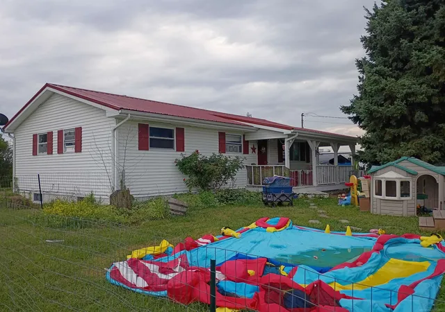 1st image of 16463 Geddes Rd, Hemlock, MI 48626 | MLS# 58050218065