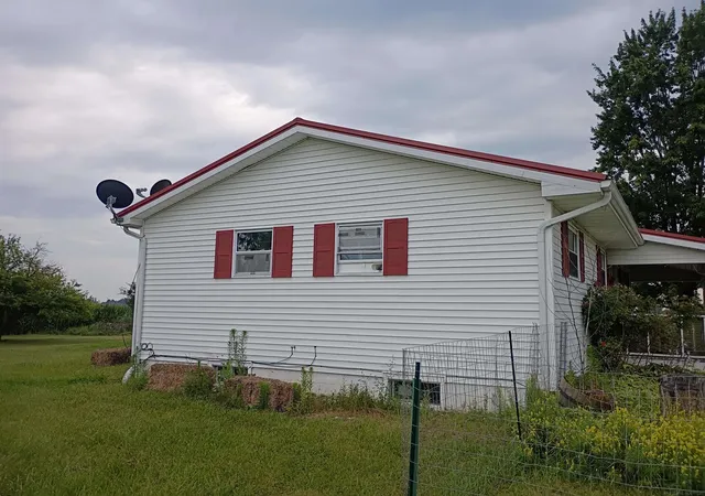 Photo 3 of Single family home for sale at 16463 Geddes Rd, Hemlock, MI 48626 | MLS# 58050218065 | Listing updated on 2026-09-10
