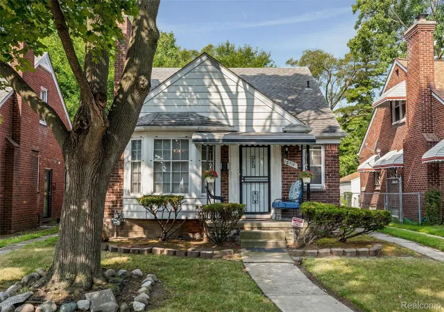 Photo 3 of Single family home for sale at 16719 Prevost St, Detroit, MI 48235 | MLS# 20261063331 | Listing updated on 2026-09-04