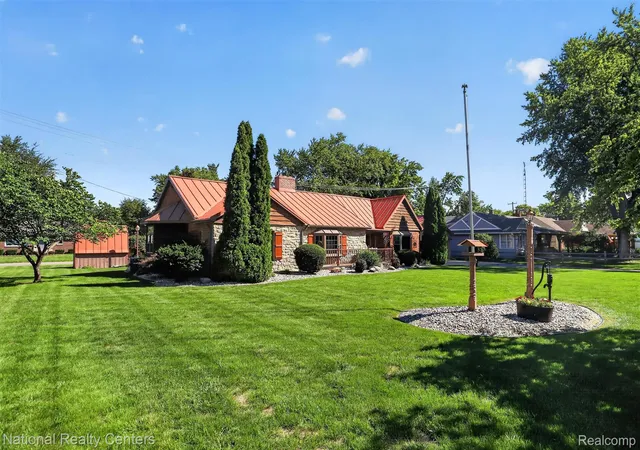 Photo 3 of Single family home for sale at 127 W Albain Rd, Petersburg City Monroe, MI 49270 | MLS# 20261063338 | Listing updated on 2026-09-22