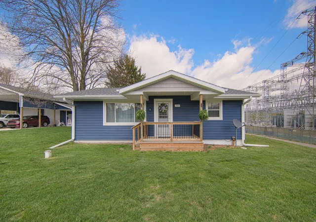 2nd image of 302 Hillsdale St, Jackson, MI 49202 | MLS# 81026041840