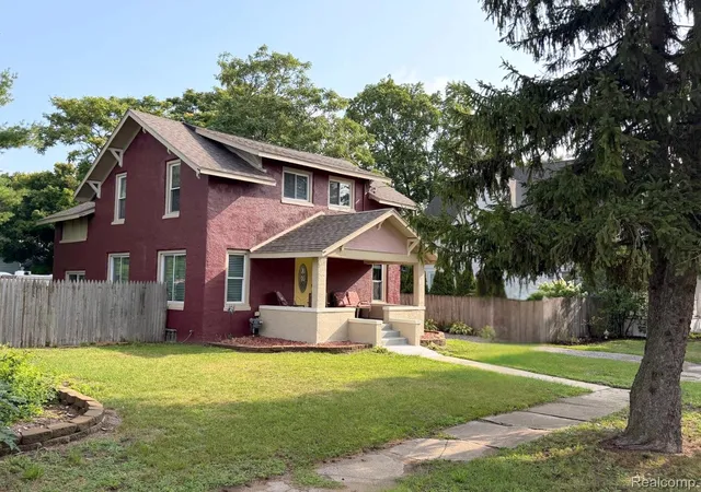 Photo 3 of Single family home for sale at 107 2nd Street, Fenton, MI 48430 | MLS# 20261063345 | Listing updated on 2026-08-30