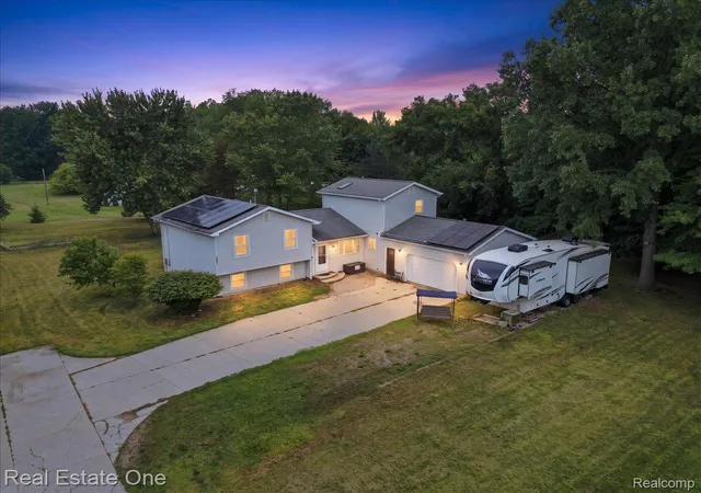 Photo 1 of Single family home for sale at 3697 W Lakeshore Dr, Lapeer, MI 48446 | MLS# 20261063344 | Listing updated on 2026-09-13