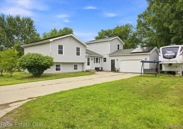 Photo 2 of Single family home for sale at 3697 W Lakeshore Dr, Lapeer, MI 48446 | MLS# 20261063344 | Listing updated on 2026-09-13