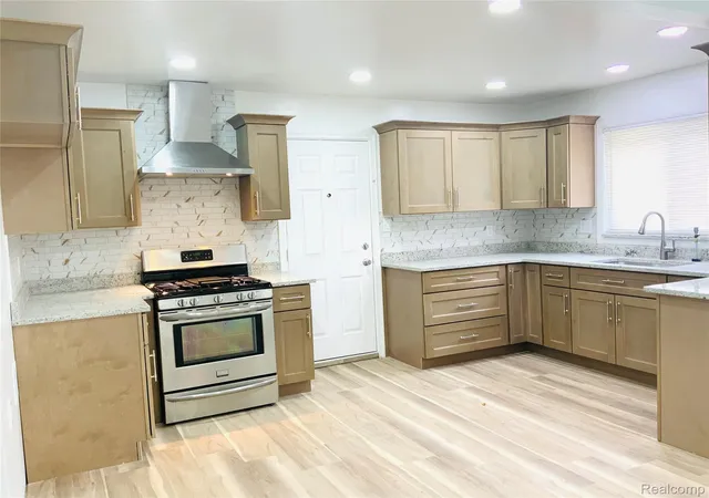 Photo 2 of Single family home for sale at 6475 N Highland St, Dearborn Heights, MI 48127 | MLS# 20261063354 | Listing updated on 2026-08-11