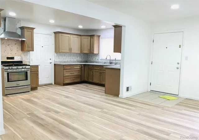 Photo 3 of Single family home for sale at 6475 N Highland St, Dearborn Heights, MI 48127 | MLS# 20261063354 | Listing updated on 2026-08-11