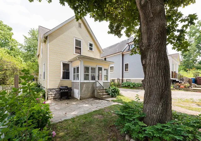 Photo 3 of Single family home for sale at 326 S 7th Street, Ann Arbor, MI 48103 | MLS# 81026041848 | Listing updated on 2026-10-05