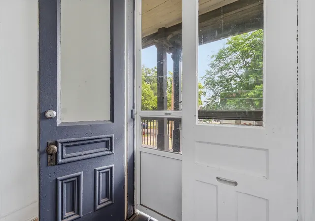 Photo 3 of Single family home for sale at 202 3rd Street, Jackson, MI 49201 | MLS# 81026041842 | Listing updated on 2026-08-31